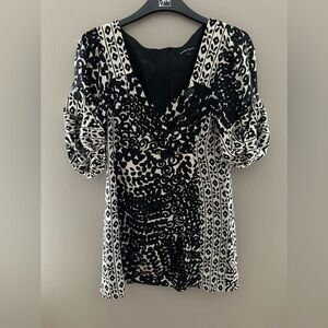 Nanette Lepore Blouse Size 2 Silk Sequin Beaded Cream Black VNeck Womens
